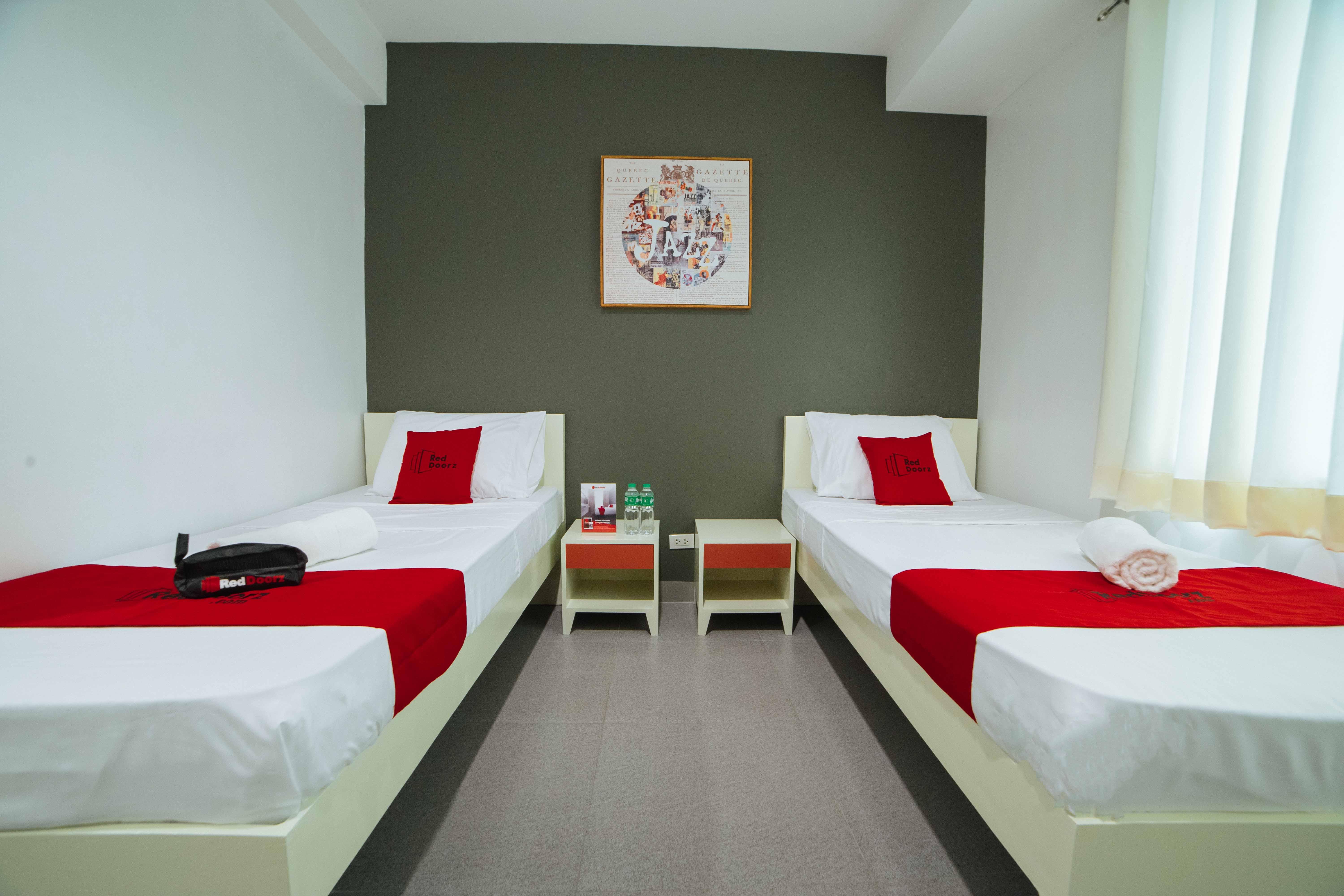 Reddoorz Plus @ Roxas Street Davao City Exterior foto