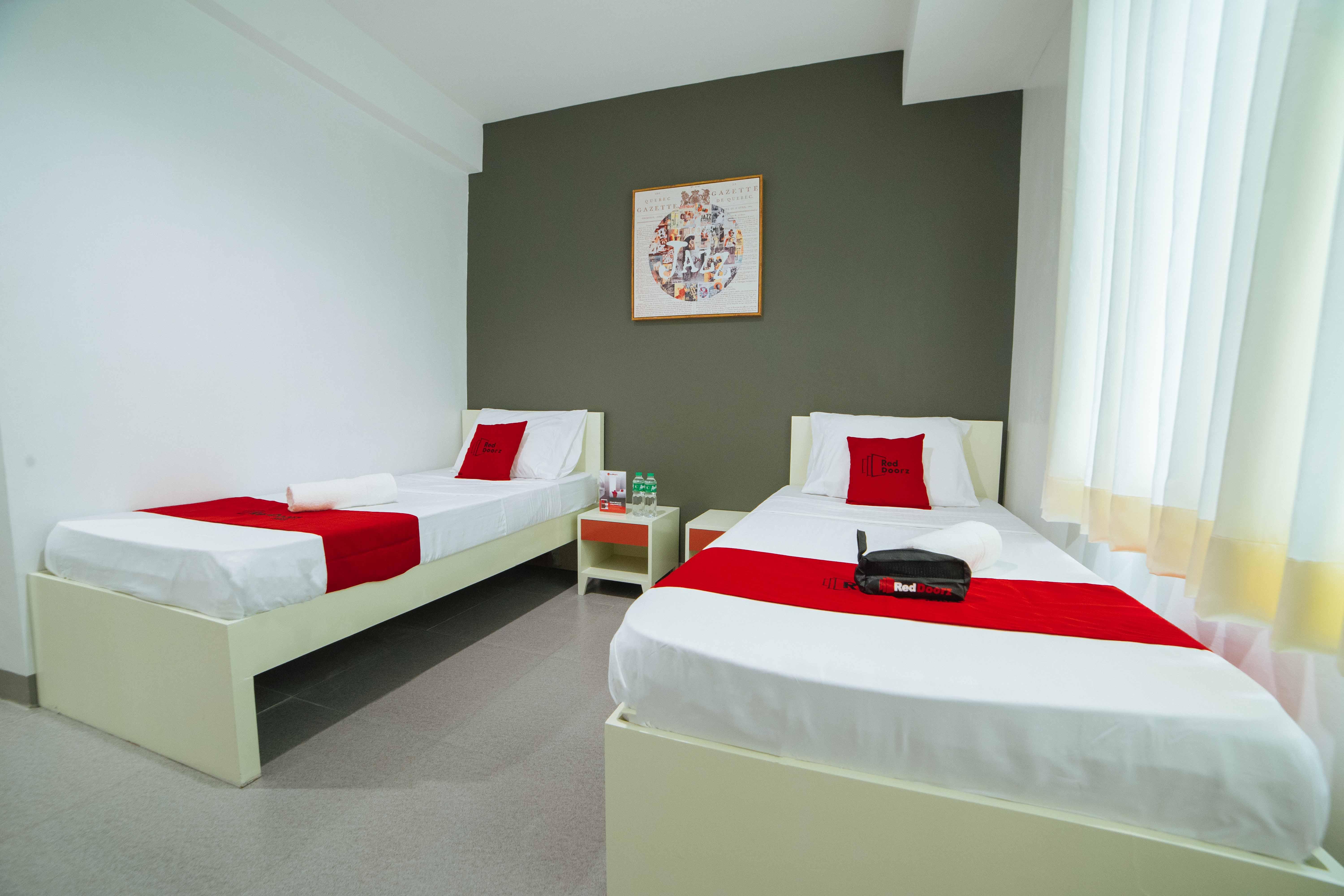 Reddoorz Plus @ Roxas Street Davao City Exterior foto