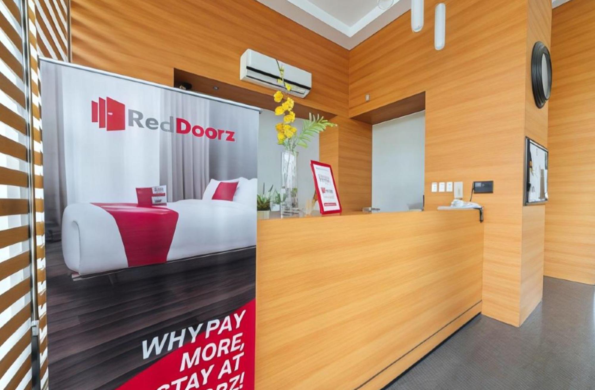 Reddoorz Plus @ Roxas Street Davao City Exterior foto