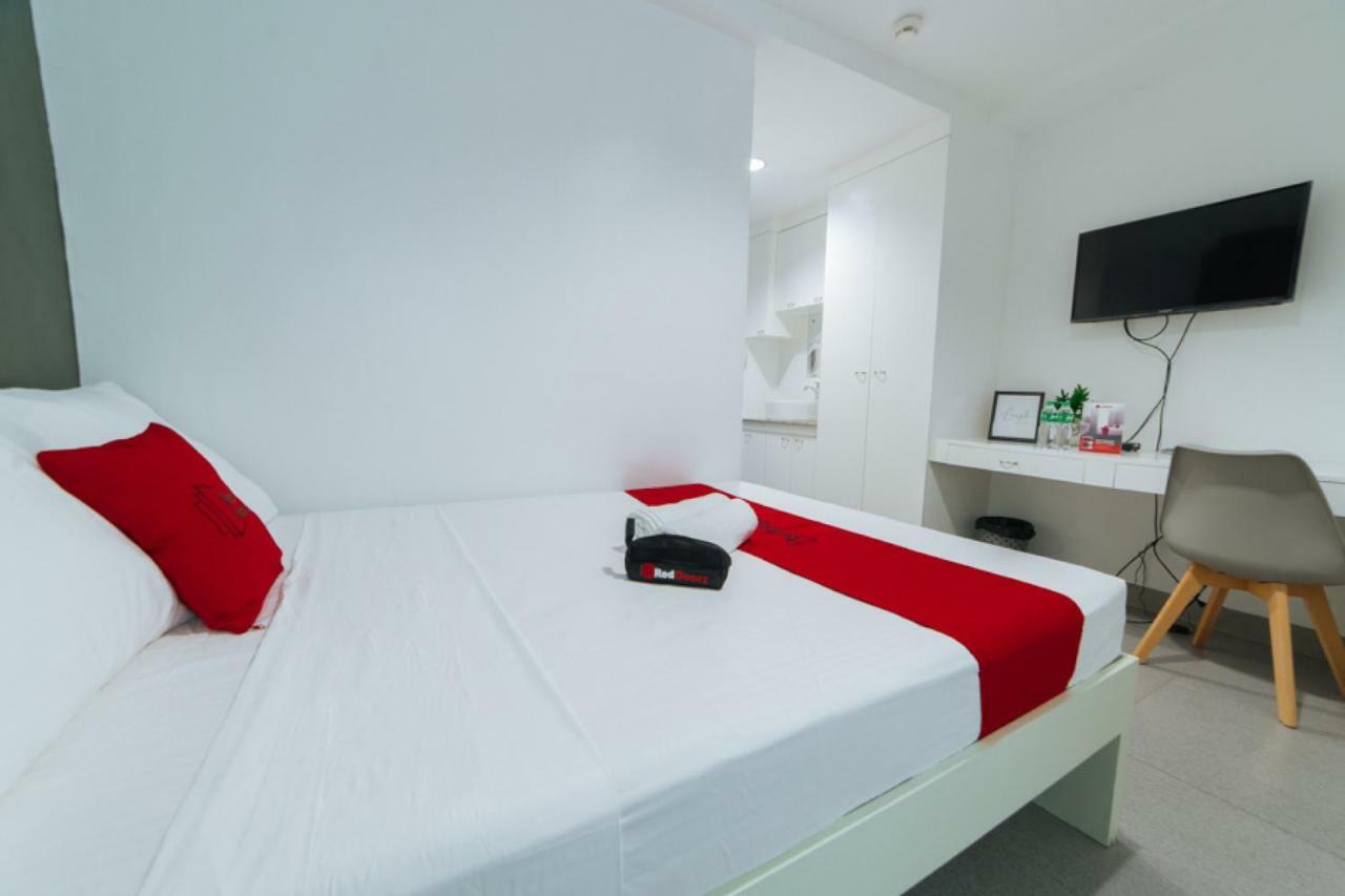 Reddoorz Plus @ Roxas Street Davao City Exterior foto